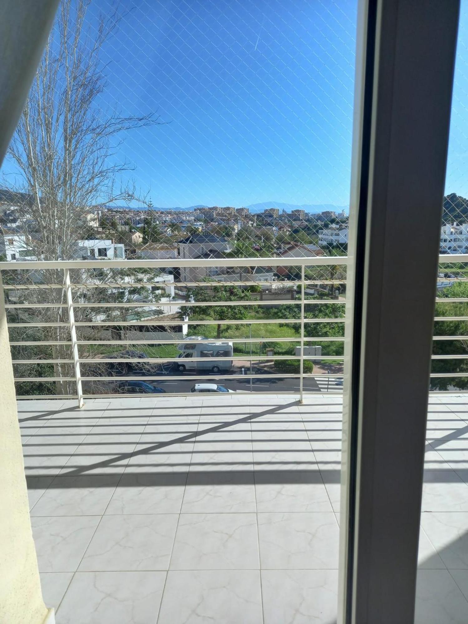 Amplio, Luminoso Y Moderno Apartamento Con Amplia Terraza Y Hermosas Vistas En Exclusiva Urbanizacion เบนัลมาเดนา ภายนอก รูปภาพ