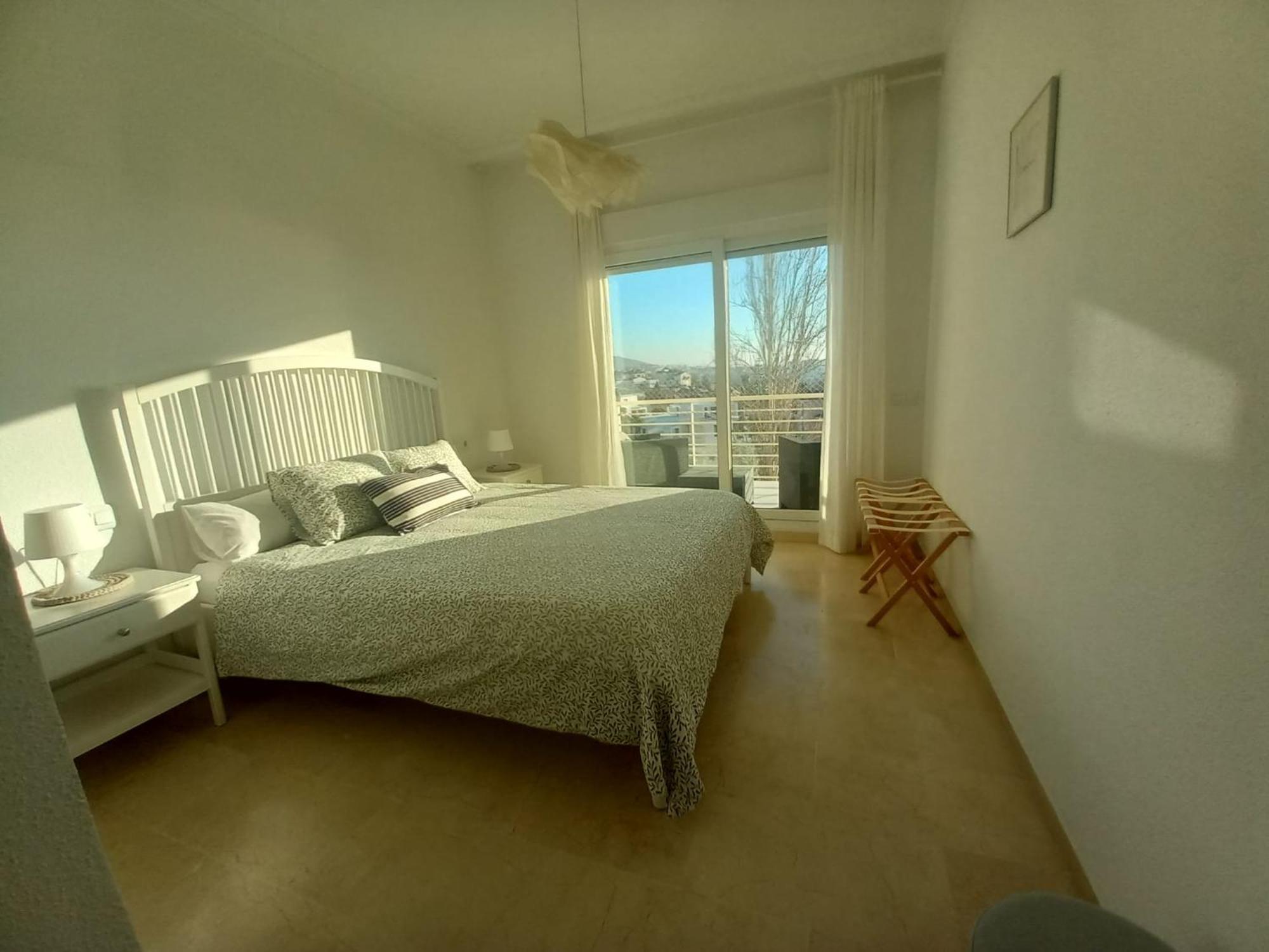 Amplio, Luminoso Y Moderno Apartamento Con Amplia Terraza Y Hermosas Vistas En Exclusiva Urbanizacion เบนัลมาเดนา ภายนอก รูปภาพ